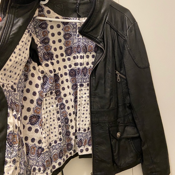 Black Vegan Leather Bomber Jacket - Picture 3 of 4